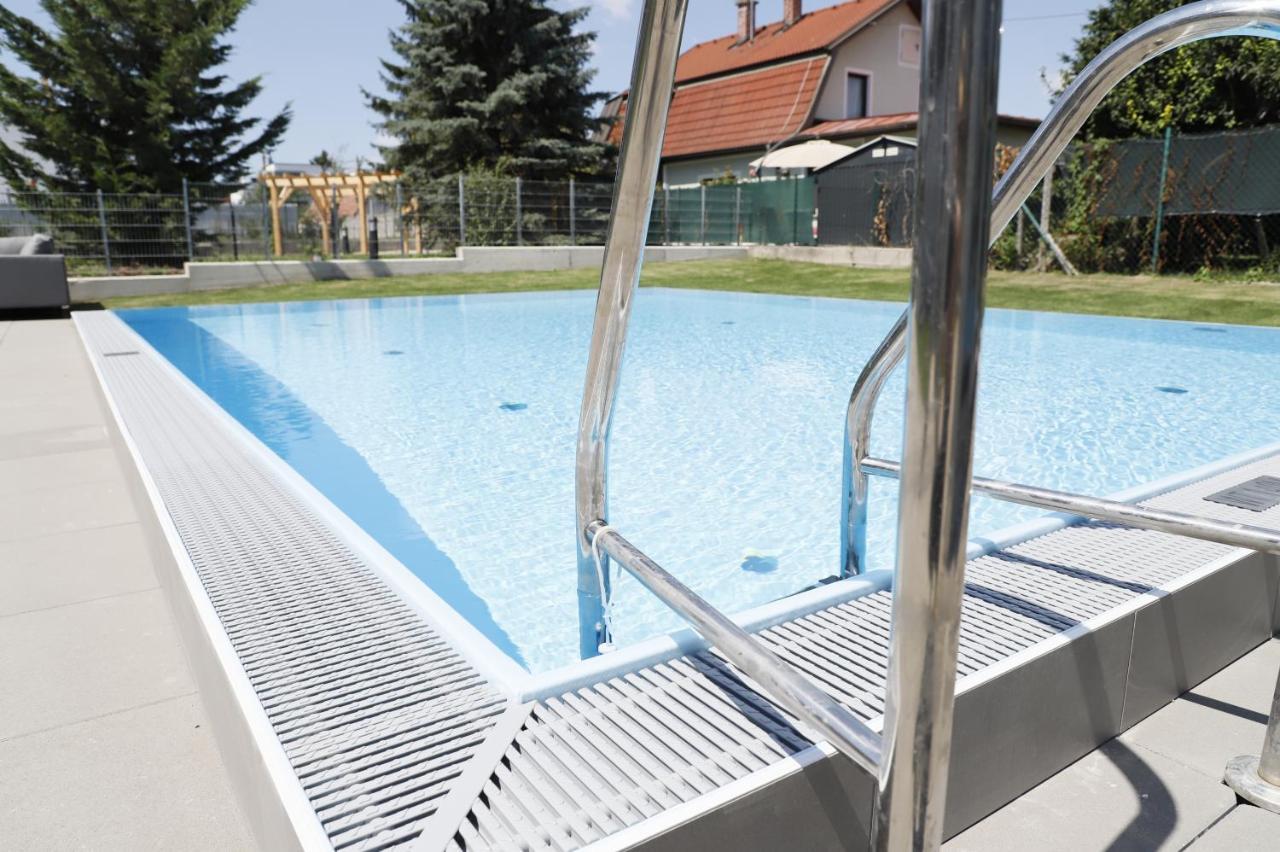 Balcony/Pool/Free Parking Garage Studio Wien Exterior foto